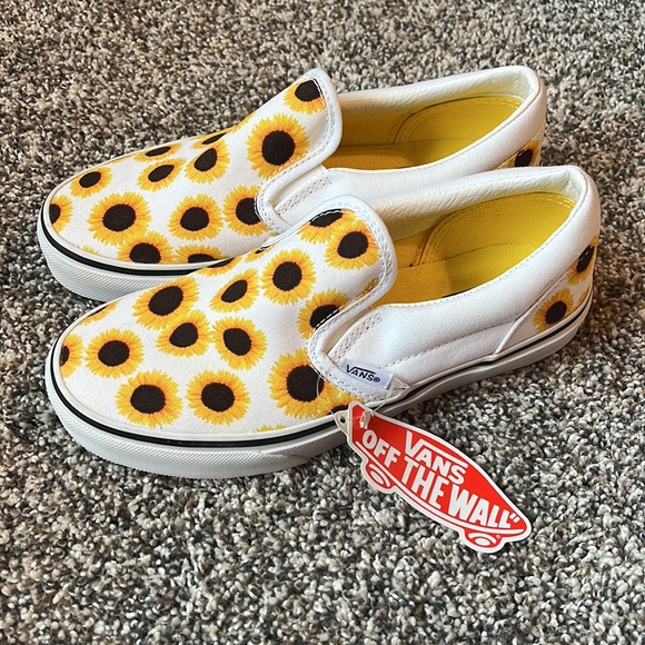 Vans - Picture 2 of 5